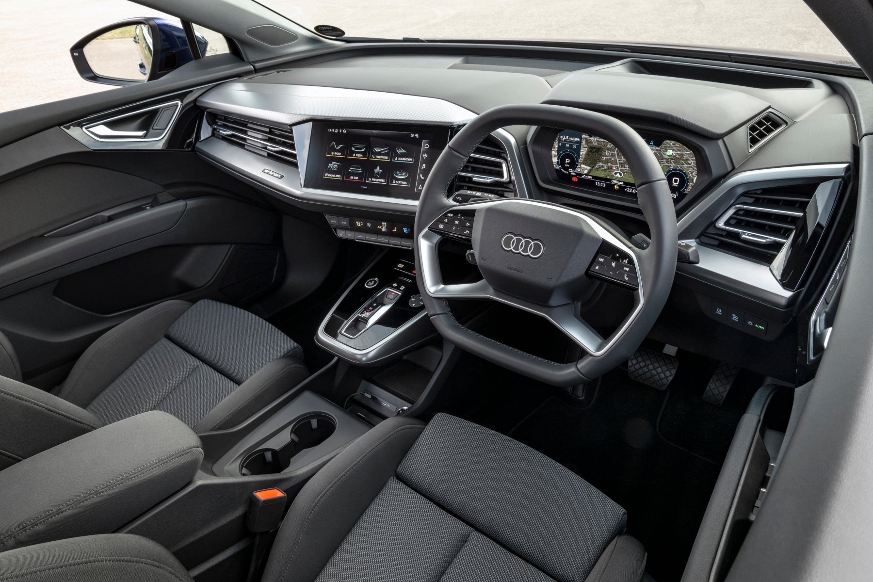 Audi e tron 2024 q4 interior